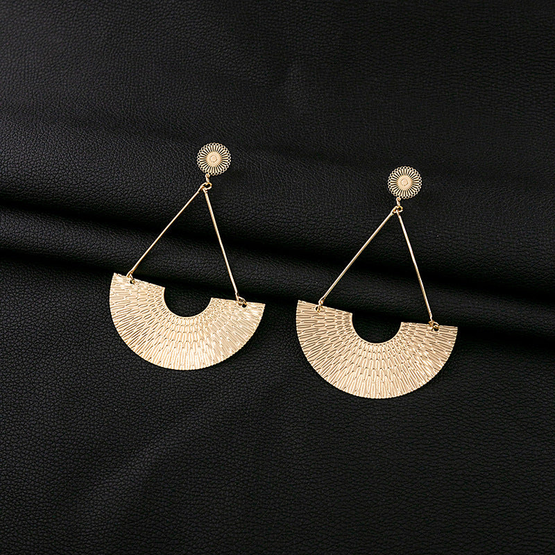 Wholesale Vintage Exaggerated Gold Leaf Iron Earrings
